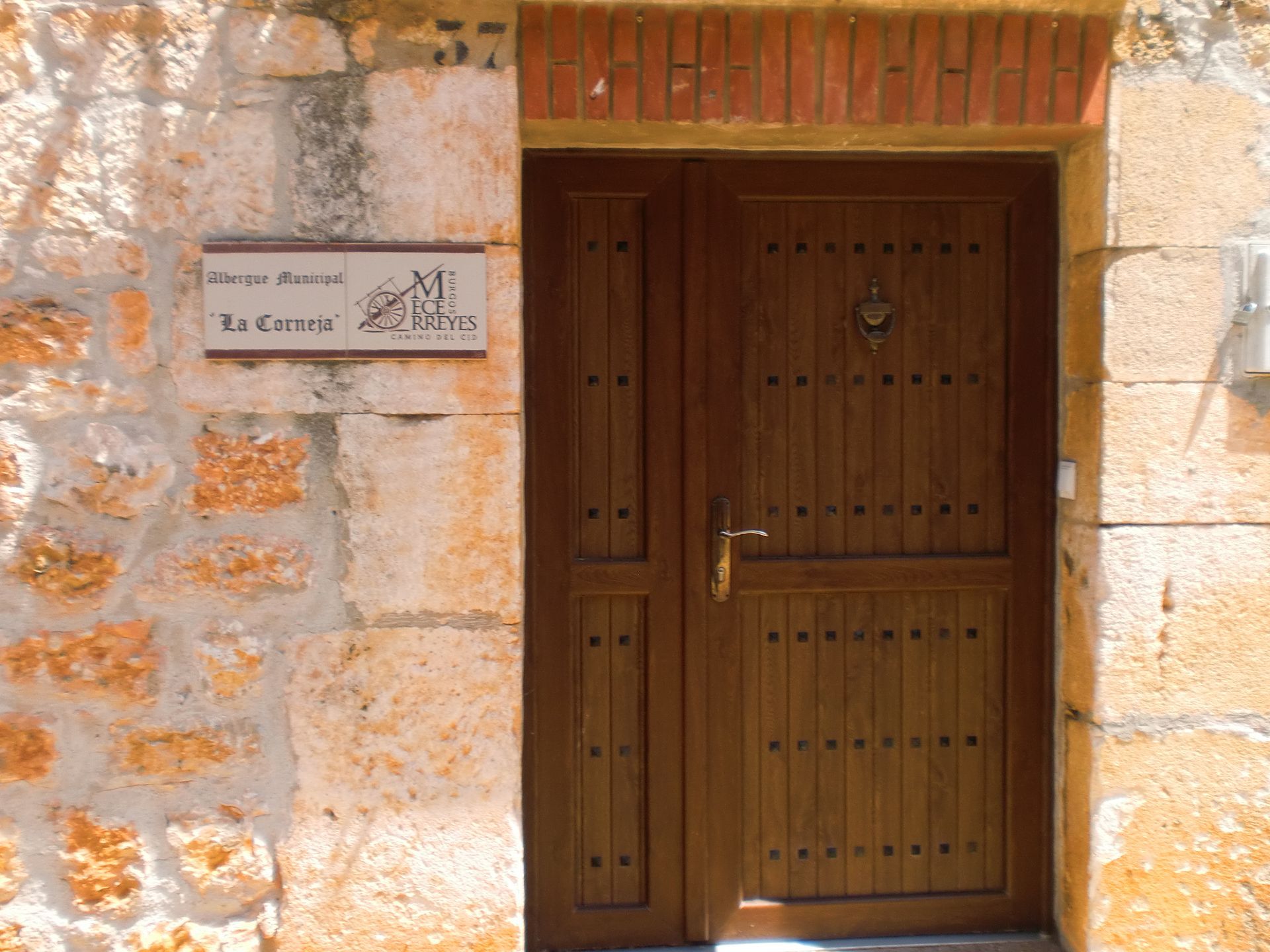 Puerta albergue